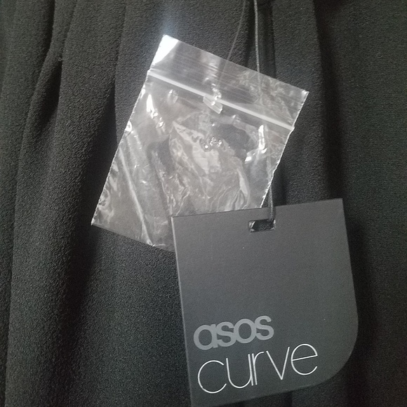 NWT - Asos Curve Black Origami Halter - 24 - Picture 5 of 6